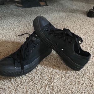 Black womens converse size 6.5